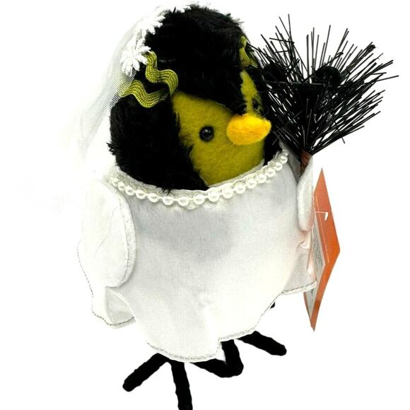 TARGET Birds 2023 Hyde Eek Featherly Friends Halloween Freda Bride NWT RARE - Picture 2 of 3